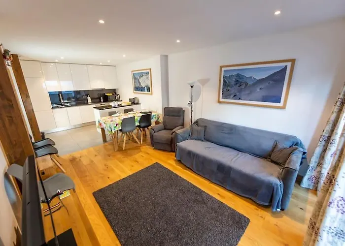 Grand Paradis B01 - Modern With Great Location