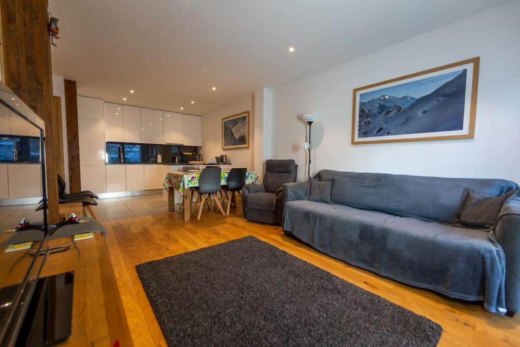 Apartment Grand Paradis B01 - Modern With Great Location