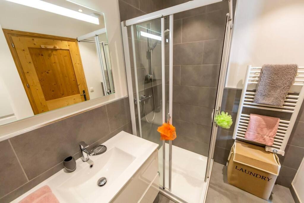 Grand Paradis B01 - Modern With Great Location Apartment